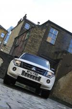 Mitsubishi Shogun Black 2012 года (UK)